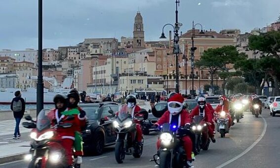 Babbi Natale in moto, grande successo per la sfilata del RobyTour